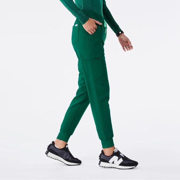 Figs Joggers - Hunter Green - Picture 2 of 8